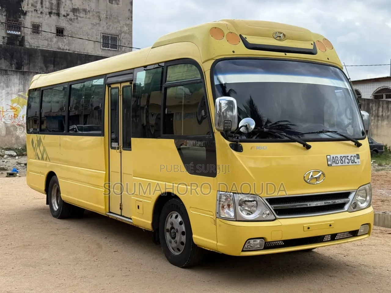 Hyundai County 2019 Jaune