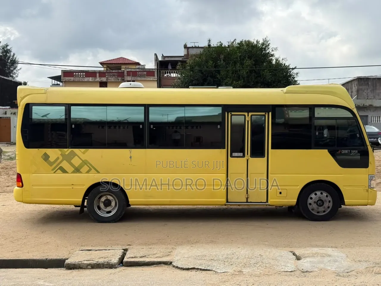 Hyundai County 2019 Jaune