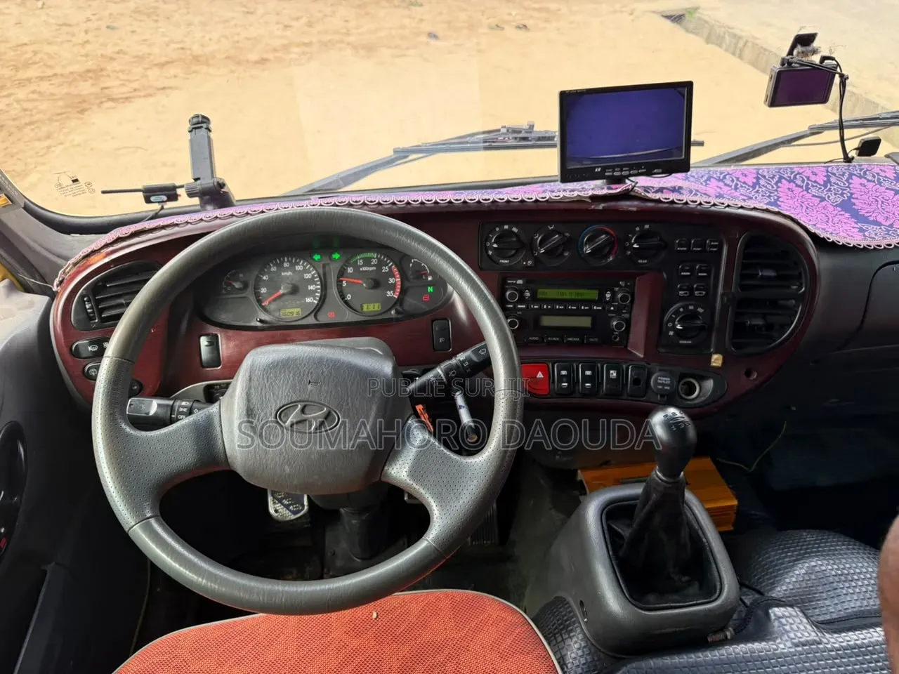 Hyundai County 2019 Jaune