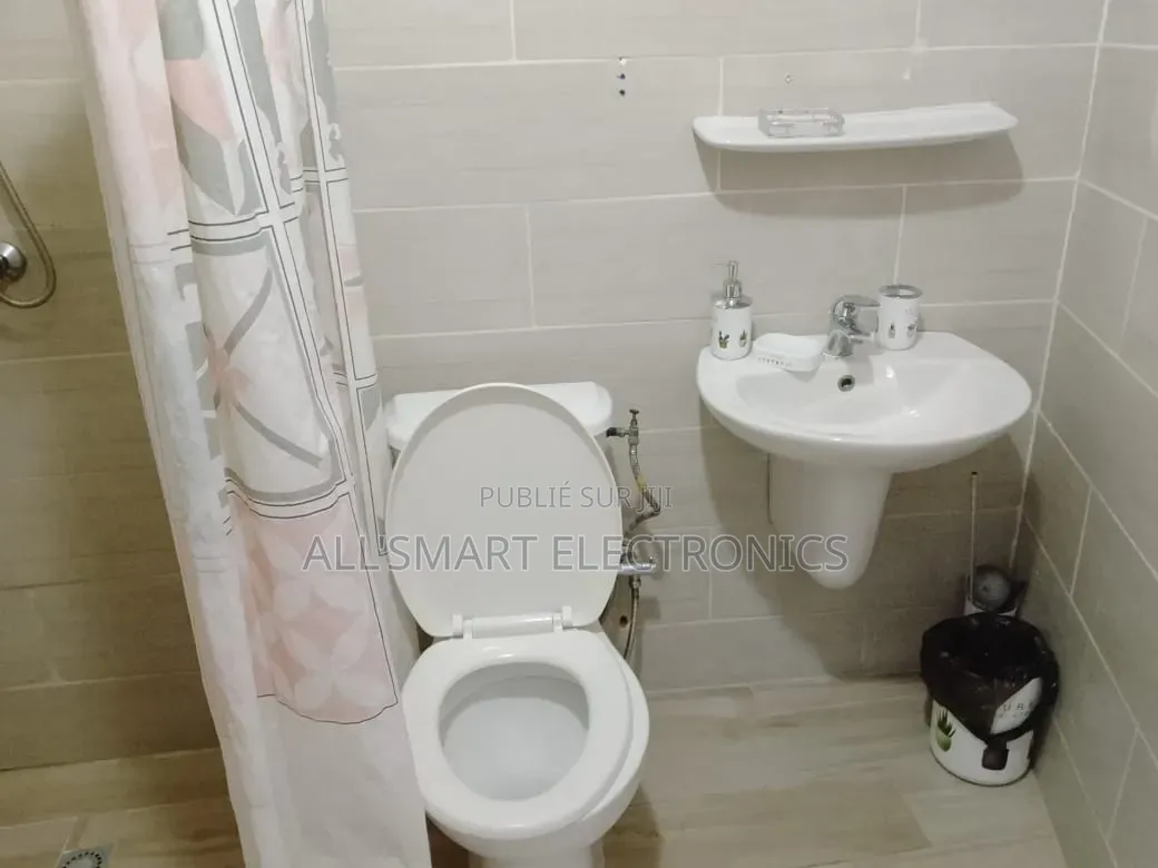 Meublé 2chbre Appartement dans Marcory à Louer