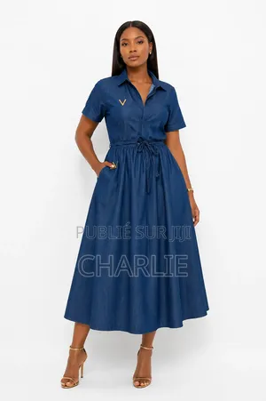 Robe Chemise en Jean Bleu Avec Ceinture