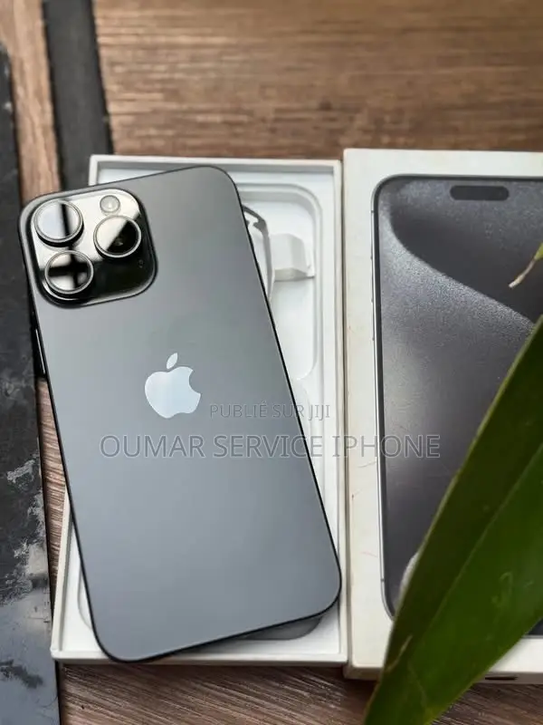 Nouveau Apple iPhone 15 Pro Max 256 GB Noir