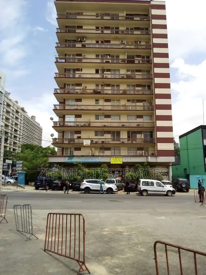 20chbre Blocs d'appartements dans Zié Multi-Service, Le Plateau