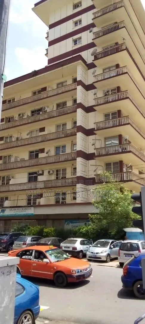 20chbre Blocs d'appartements dans Zié Multi-Service, Le Plateau