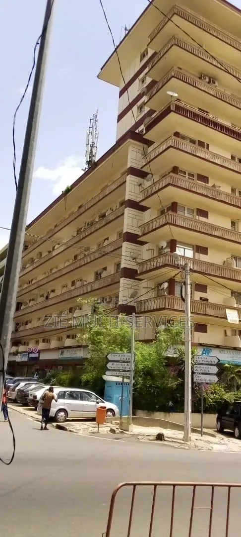 20chbre Blocs d'appartements dans Zié Multi-Service, Le Plateau