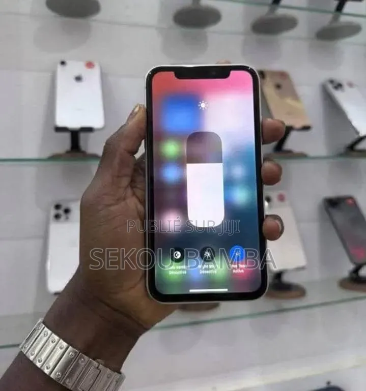 Nouveau Apple iPhone XR 64 GB Autre