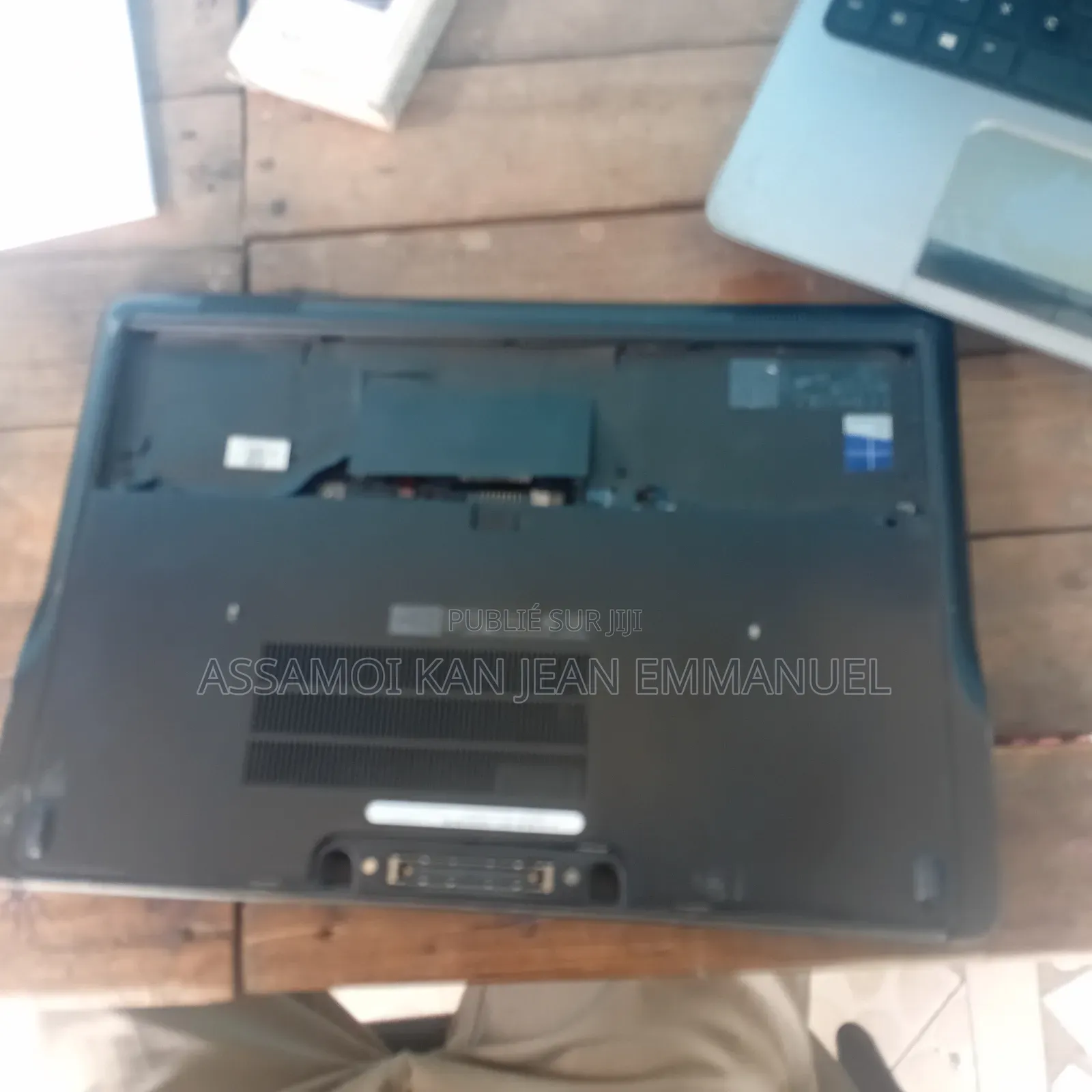 Ordinateur portable Dell Latitude 7400 8GB Intel Core i5 HDD 256GB