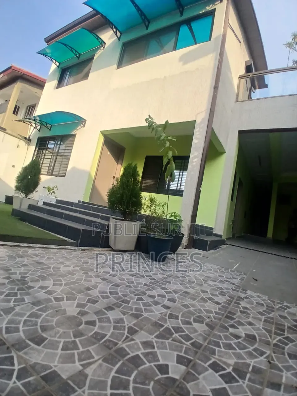 Meublé 5chbre Duplex dans Ange Immobilier, Cocody à Vendre