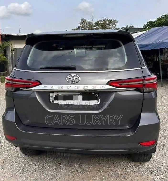 Toyota Fortuner 2025 Noir