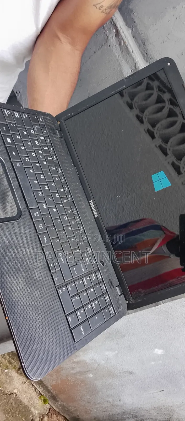 Ordinateur portable Toshiba Satellite C855 4GB Intel Core i3 HDD 320GB