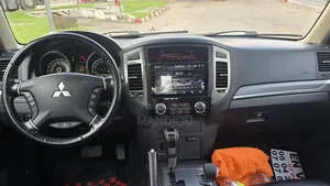 Mitsubishi Pajero 2023 Noir