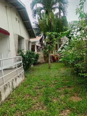 2chbre Villa dans La Terre Immobilière, Treichville à Louer