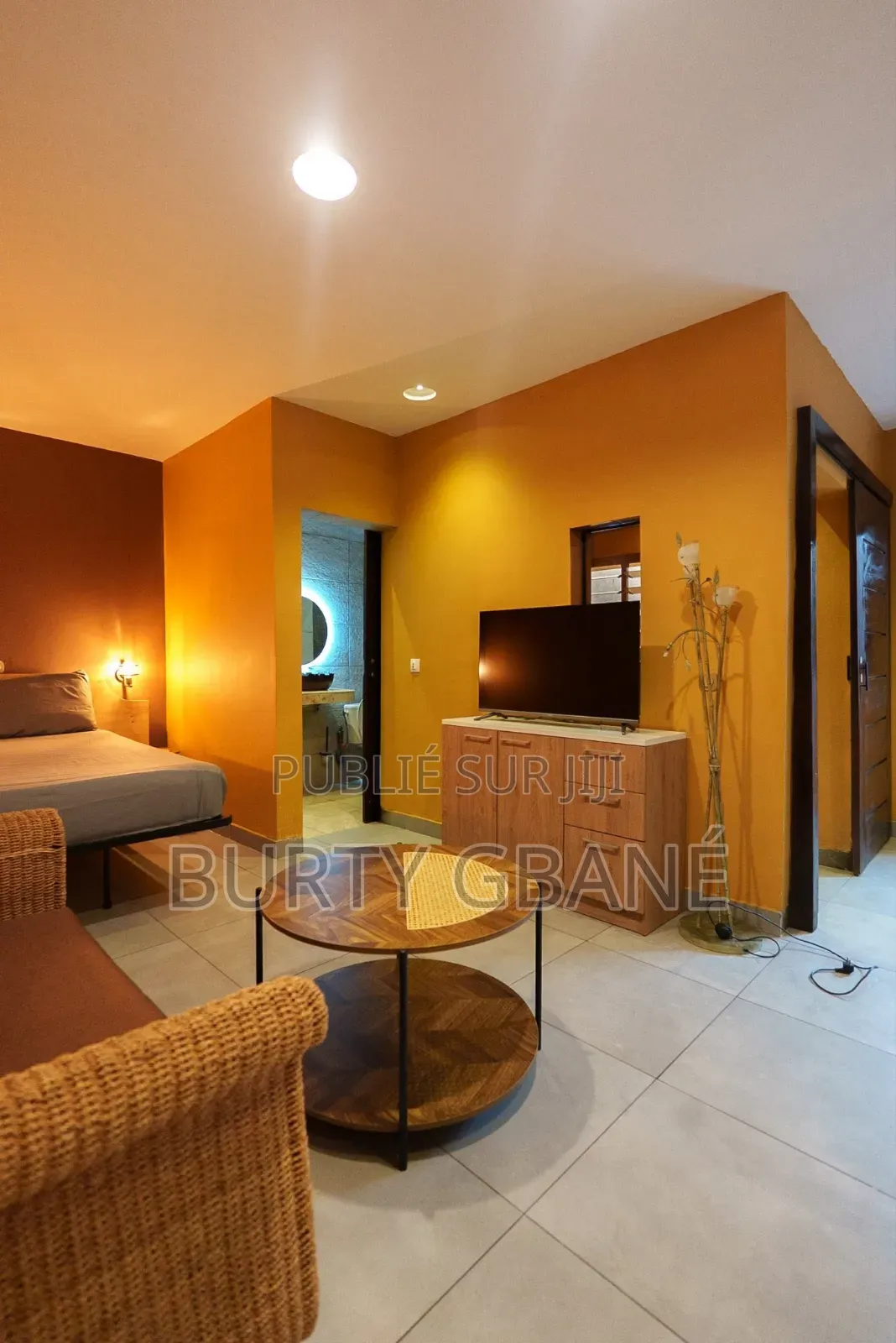 Meublé 1chbre Appartement dans Grand-Bassam à Louer