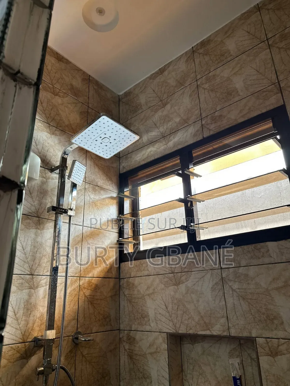 Meublé 1chbre Appartement dans Grand-Bassam à Louer