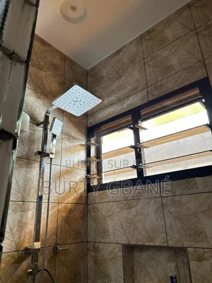 Meublé 1chbre Appartement dans Grand-Bassam à Louer
