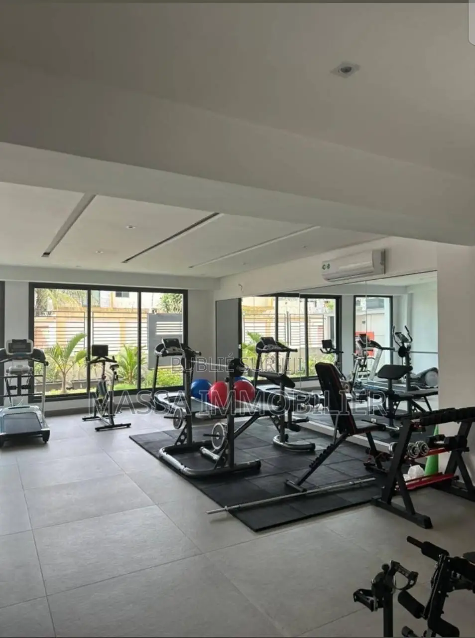 3chbre Appartement dans Massa Immobilier, Cocody à Louer