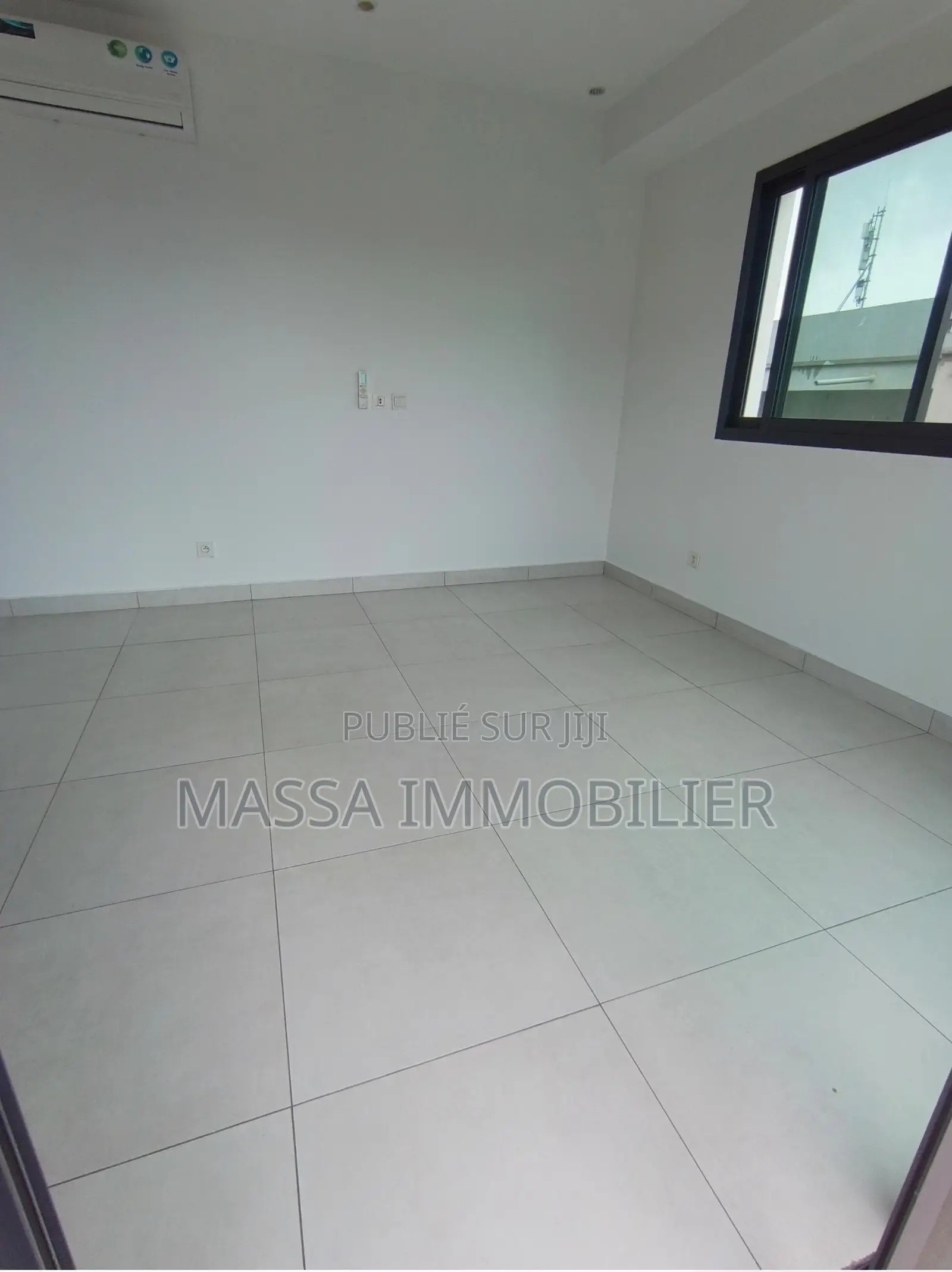 3chbre Appartement dans Massa Immobilier, Cocody à Louer