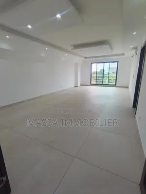 3chbre Appartement dans Massa Immobilier, Cocody à Louer