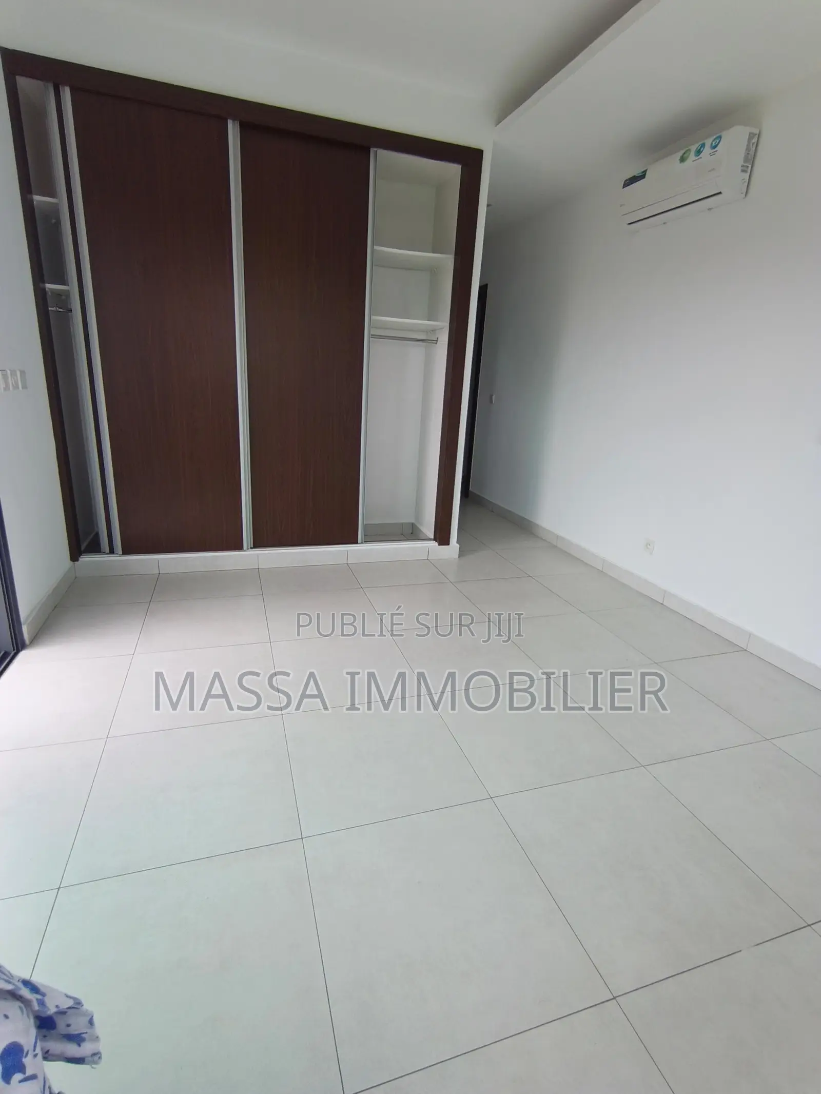 3chbre Appartement dans Massa Immobilier, Cocody à Louer