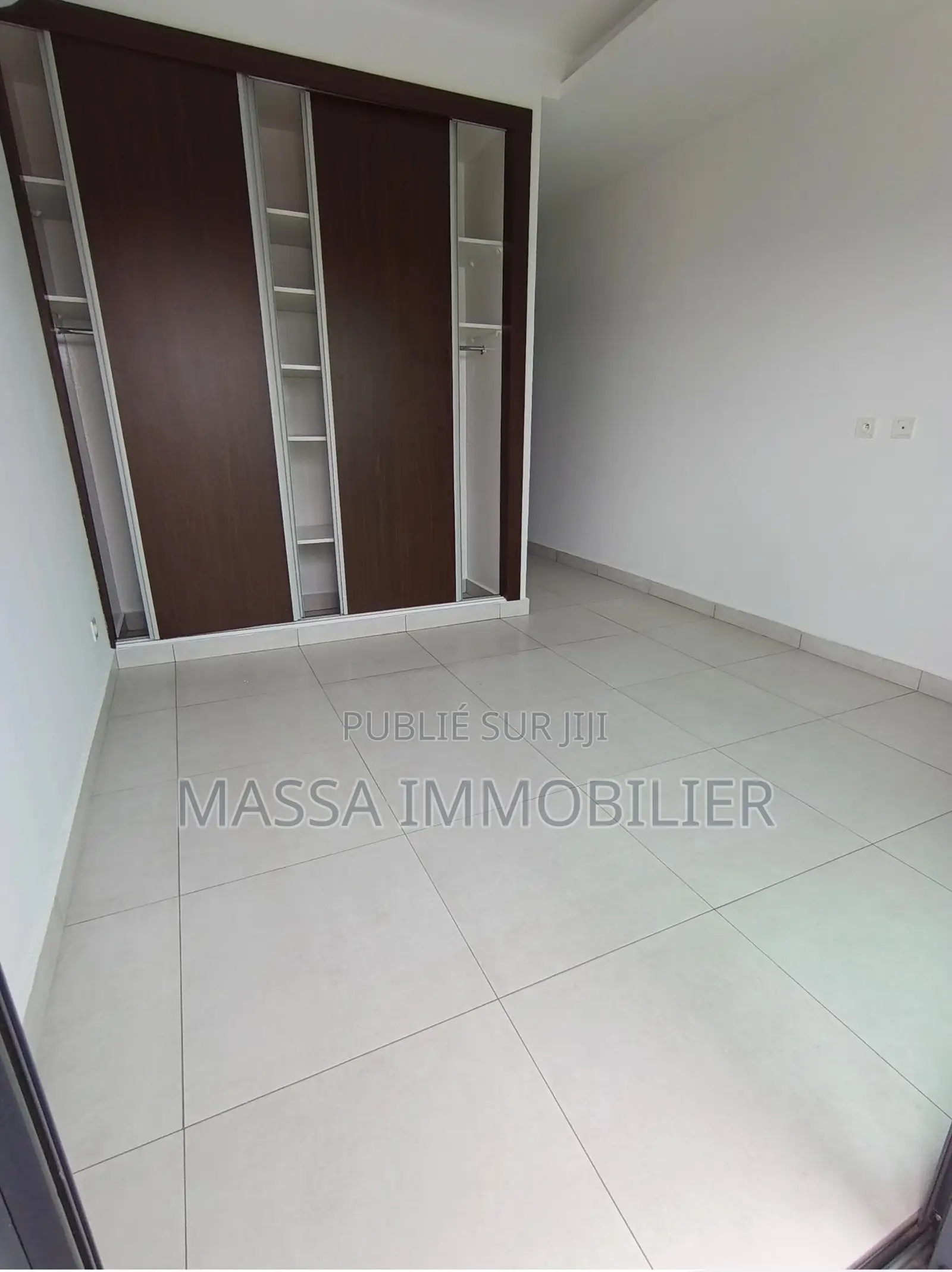 3chbre Appartement dans Massa Immobilier, Cocody à Louer
