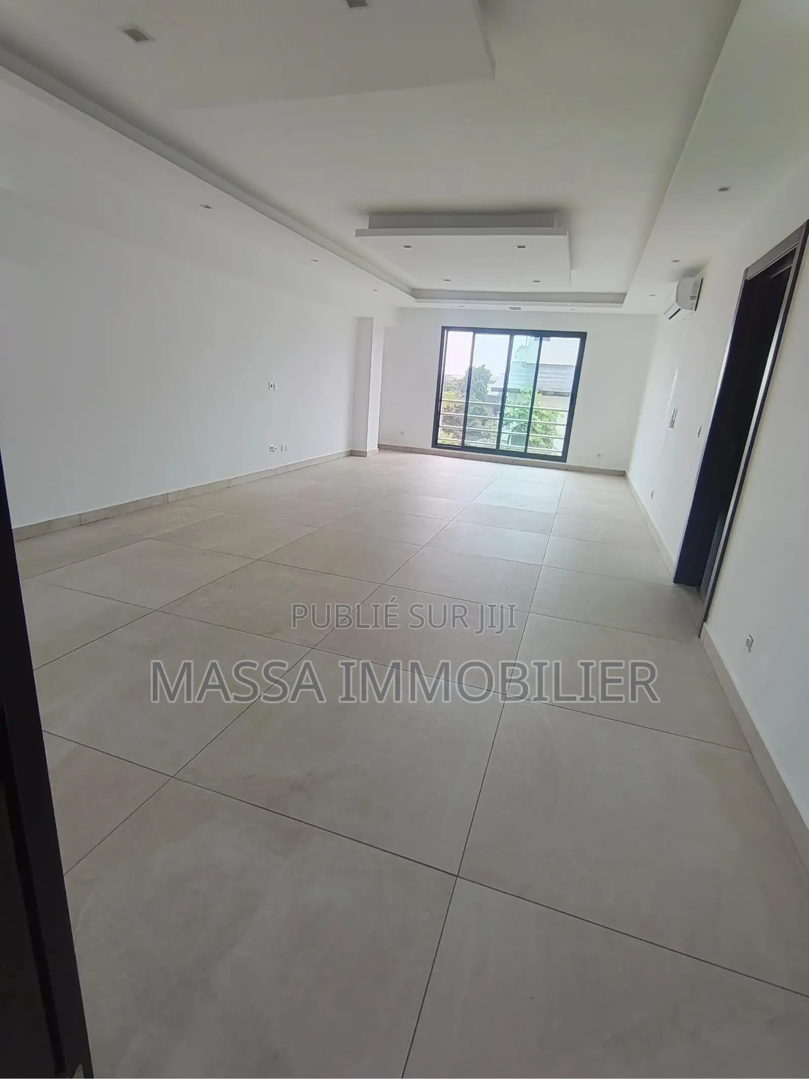 3chbre Appartement dans Massa Immobilier, Cocody à Louer