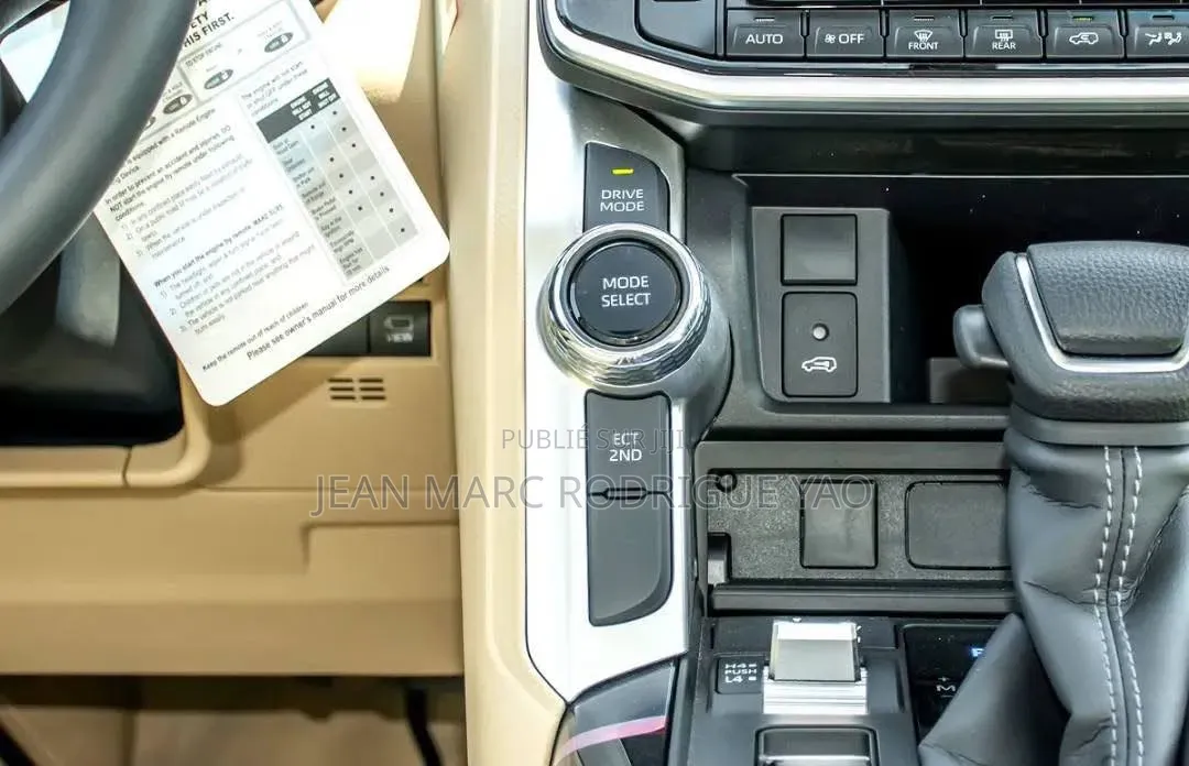 Nouveau Toyota Land Cruiser Prado 2026 Doré