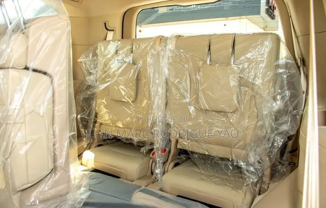 Nouveau Toyota Land Cruiser Prado 2026 Doré