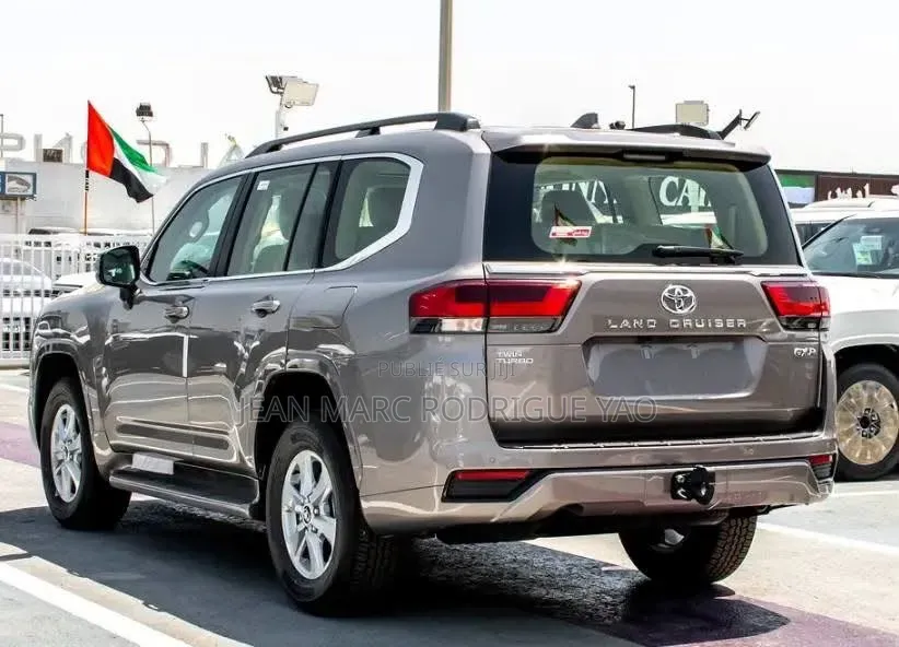 Nouveau Toyota Land Cruiser Prado 2026 Doré