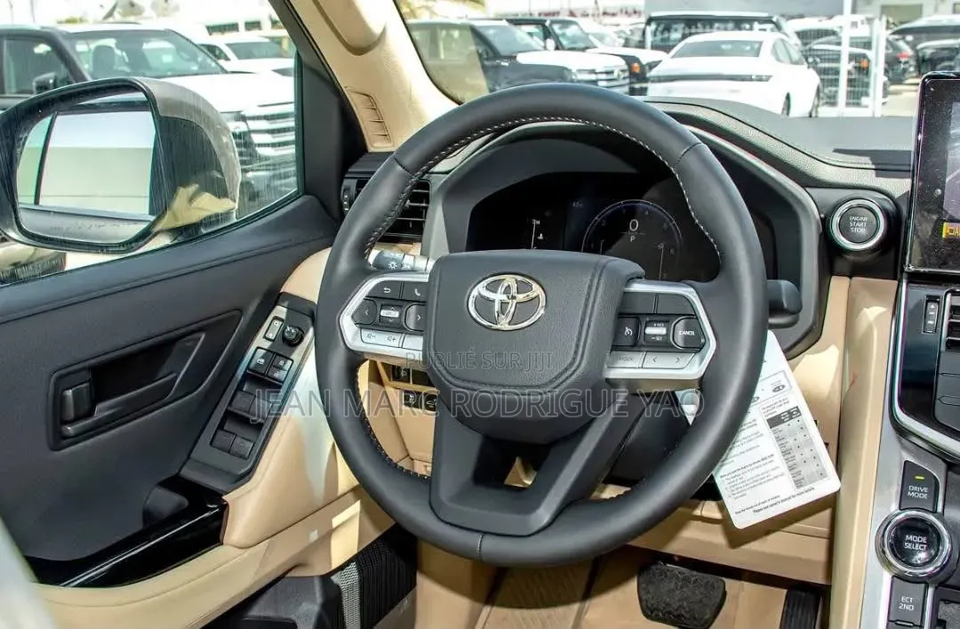 Nouveau Toyota Land Cruiser Prado 2026 Doré