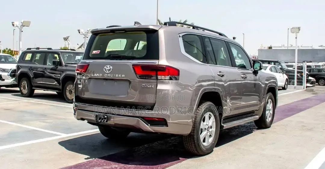 Nouveau Toyota Land Cruiser Prado 2026 Doré