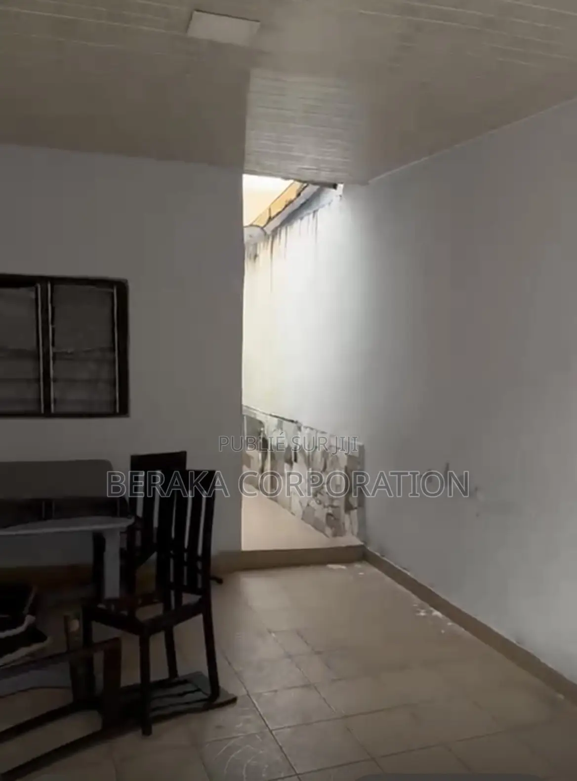 3chbre Villa dans Beraka Corporation, Cocody à Vendre