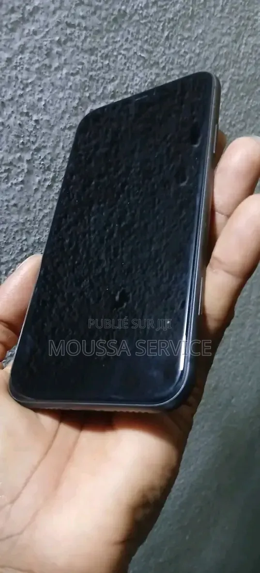 Nouveau Apple iPhone 11 64 GB Noir