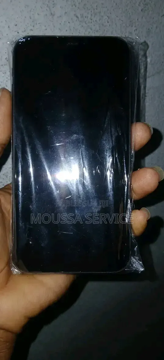Nouveau Apple iPhone 11 64 GB Noir