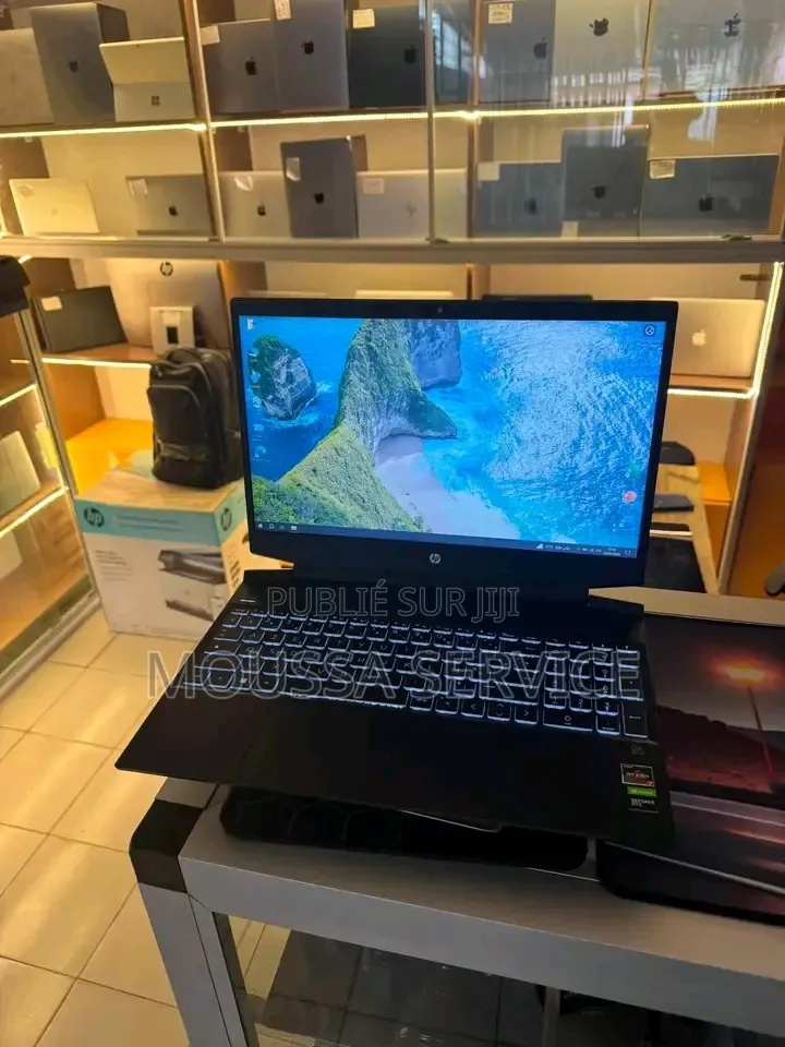 Nouveau HP EliteBook 840 G5 8GB Intel Core i7 HDD 256GB