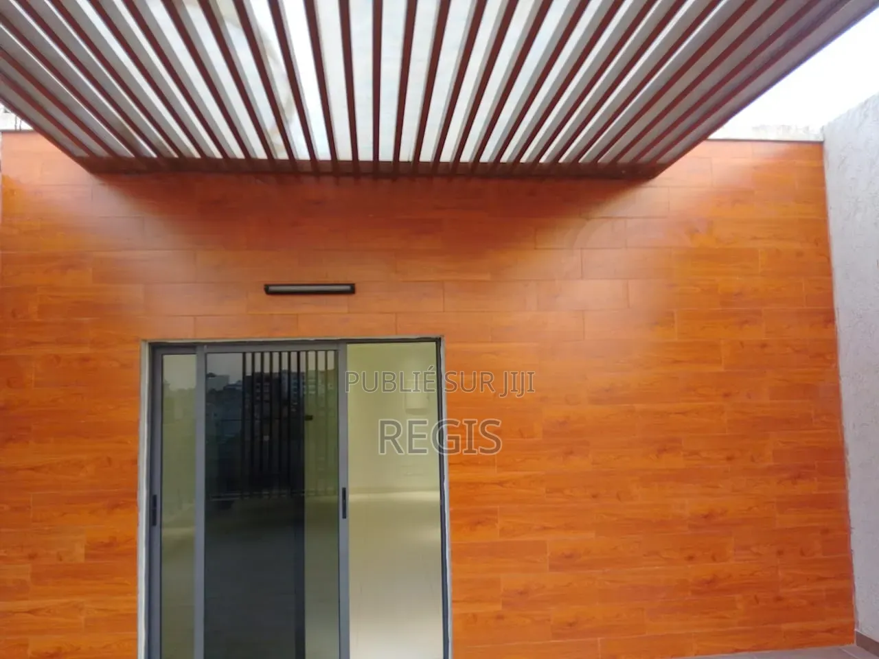 5chbre Villa dans Duplex, Cocody à Vendre