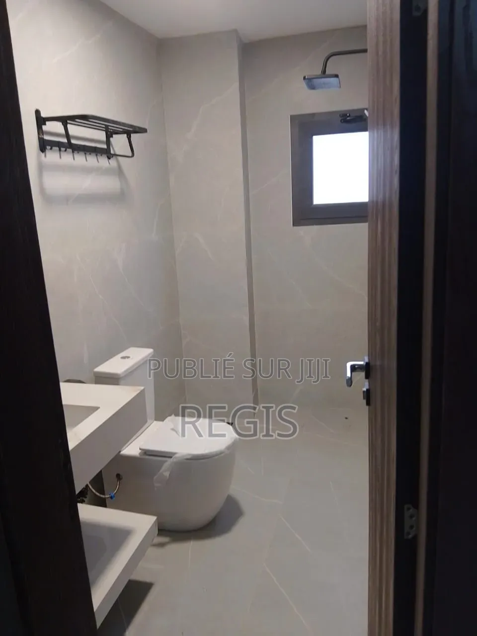 5chbre Villa dans Duplex, Cocody à Vendre