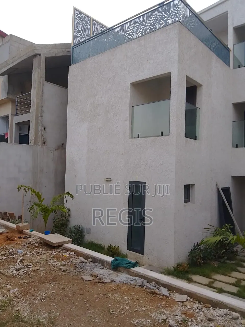 5chbre Villa dans Duplex, Cocody à Vendre
