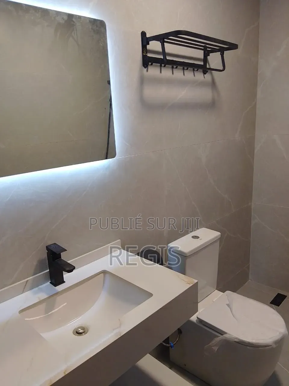 5chbre Villa dans Duplex, Cocody à Vendre