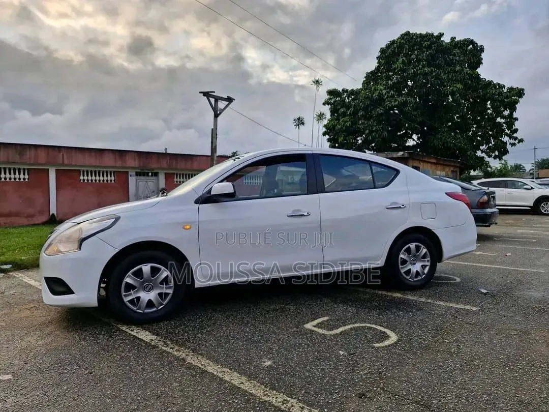 Nissan Sunny 2016 Blanc