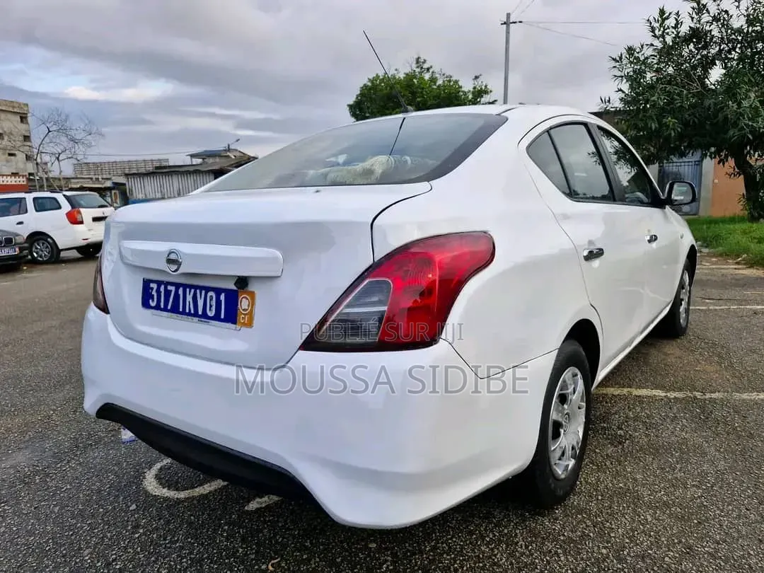 Nissan Sunny 2016 Blanc