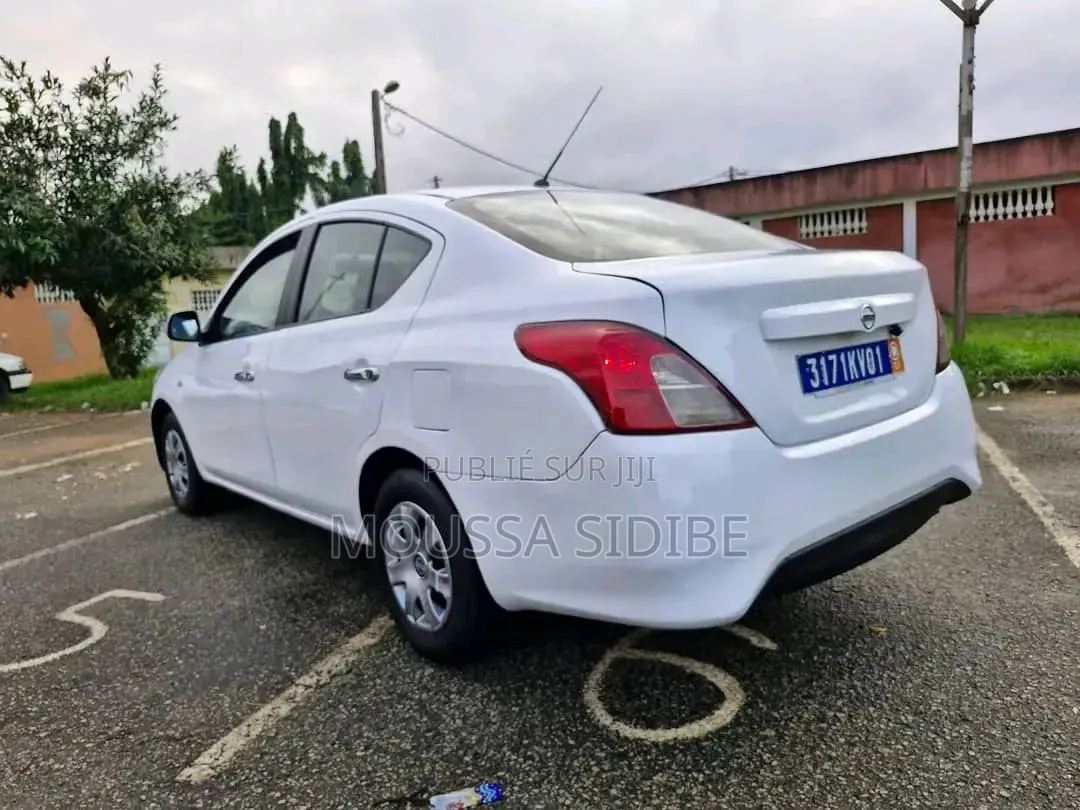 Nissan Sunny 2016 Blanc