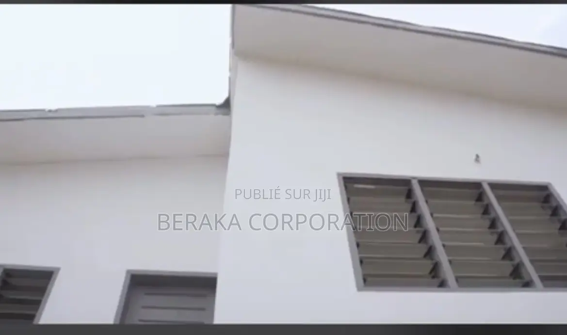 3chbre Villa dans Beraka Corporation, Bingerville à Vendre