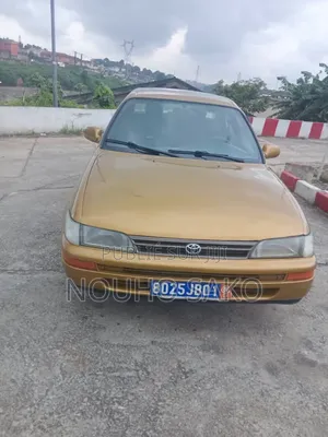 Toyota Corolla 2002 Jaune
