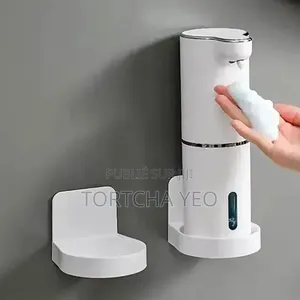 Il Te Suit Du Regard Et Te Donne Du Savon Automatiquement