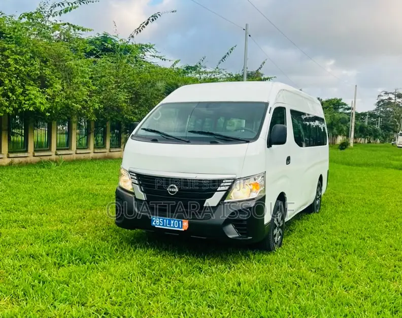 Nissan Caravan (Urvan) 2023 Blanc