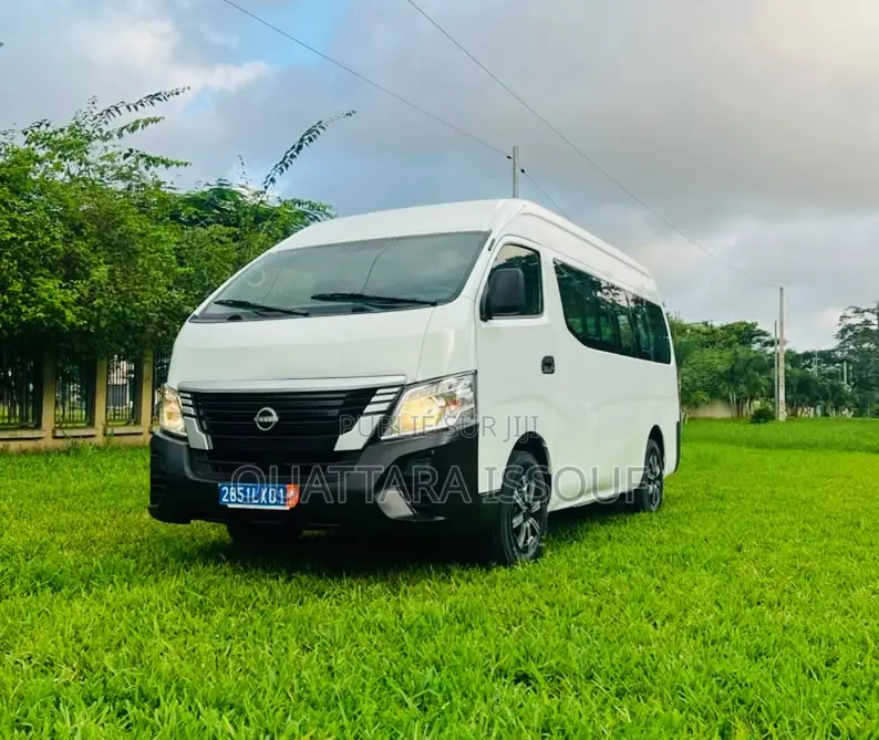 Nissan Caravan (Urvan) 2023 Blanc