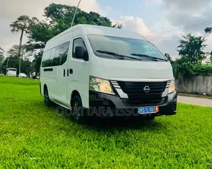 Nissan Caravan (Urvan) 2023 Blanc