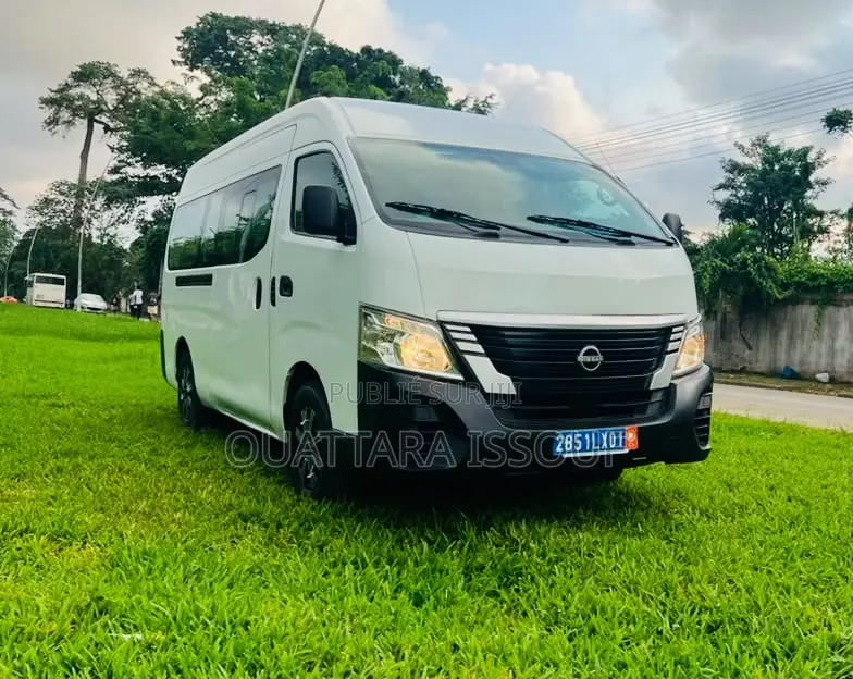 Nissan Caravan (Urvan) 2023 Blanc