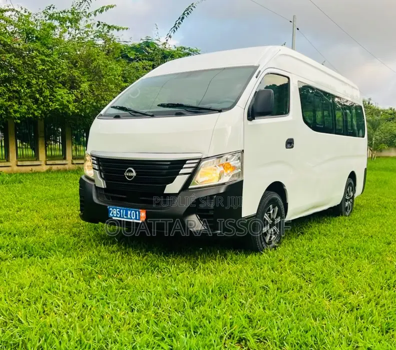 Nissan Caravan (Urvan) 2023 Blanc