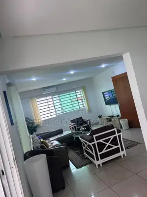 Meublé 4chbre Duplex dans Beraka Corporation, Cocody à Louer